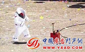 汽车广告惊现“隐身猴” 免虐动物之嫌