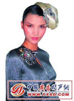 新一代超模莫万丹欧洲绽放