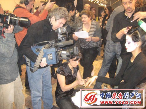 ���ͼƬ������һҳ