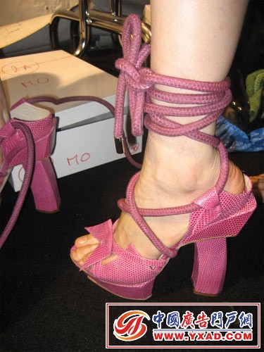 ���ͼƬ������һҳ