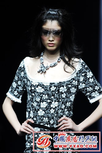 ���ͼƬ������һҳ