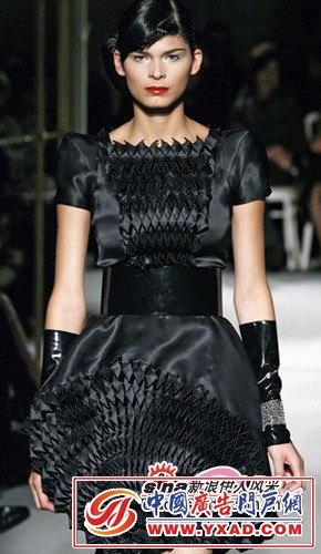 ���ͼƬ������һҳ