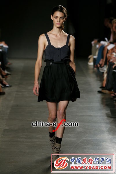 �崺����OL��ɫС��ȹ