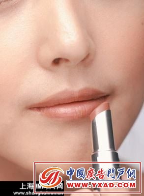 回归自然妆容 今夏热门无暇裸妆画法秘诀