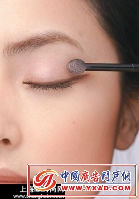 回归自然妆容 今夏热门无暇裸妆画法秘诀